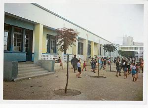 ECOLE MARAVAL GARCONS 19XX XXX N07 COUR DE RECREATION